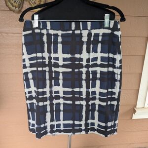 🧨 3 for $15 Banana Republic Navy and Cream Plaid Pencil Skirt